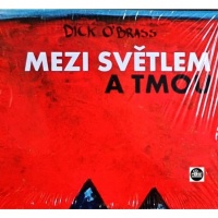 Mezi Světlem A Tmou